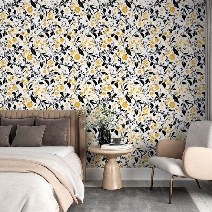 Une chambre élégante avec un papier peint floral noir et jaune sur fond blanc, créant une ambiance dynamique et joyeuse.