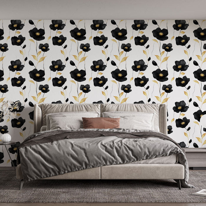 Une chambre élégante avec un papier peint floral noir et doré sur fond blanc, créant une atmosphère chic et apaisante.