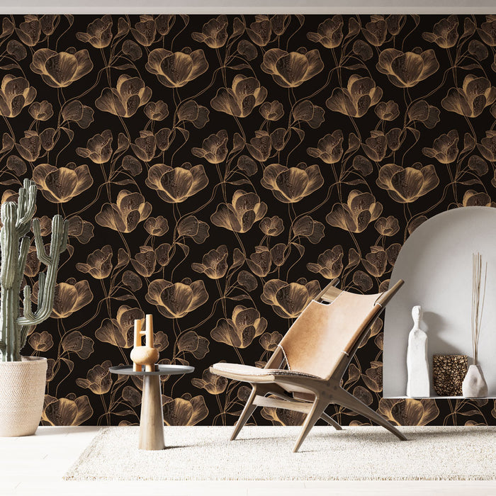 Une pièce moderne avec un papier peint floral noir et doré, évoquant une ambiance élégante et chaleureuse grâce à ses motifs délicats.