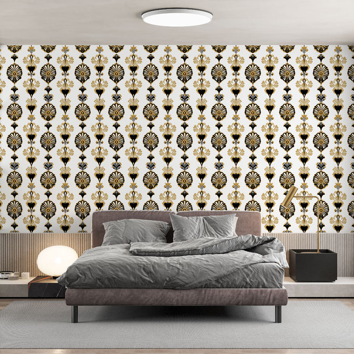 Une chambre élégante avec un papier peint baroque noir et doré aux motifs floraux raffinés sur fond blanc, créant une atmosphère sophistiquée et chaleureuse.