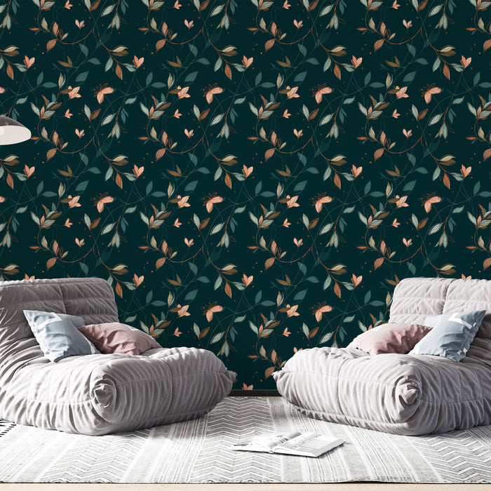 Une pièce moderne avec un papier peint floral vert foncé orné de délicates feuilles et fleurs roses, créant une atmosphère chaleureuse et apaisante.