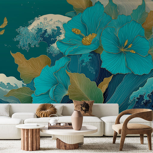 Une pièce moderne avec un papier peint floral turquoise et doré, illustrant des fleurs exotiques et des vagues, créant une ambiance apaisante et artistique.