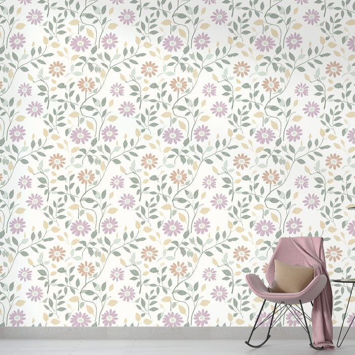 Une chambre moderne avec un papier peint floral aux motifs de fleurs violettes et feuilles vertes sur fond clair, créant une atmosphère douce et apaisante.