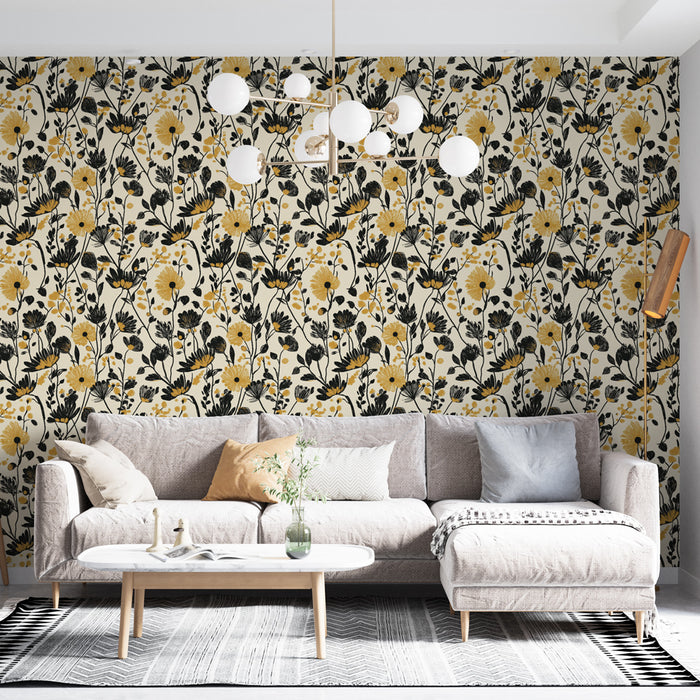 Un salon moderne avec un papier peint floral noir et jaune sur fond crème, créant une atmosphère chaleureuse et accueillante.