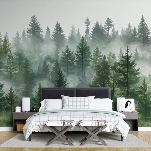 Une chambre apaisante avec un papier peint représentant une forêt brumeuse aux nuances de vert, créant une atmosphère naturelle et relaxante.