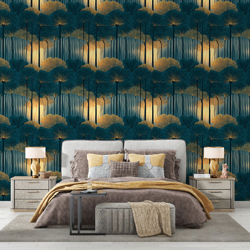 Une chambre élégante avec un papier peint botanique aux motifs de feuillages dorés et bleus, créant une atmosphère chaleureuse et apaisante.