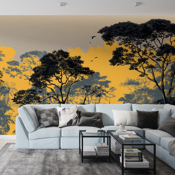 Un salon moderne avec un papier peint représentant des arbres en silhouette noire sur fond jaune, créant une ambiance chaleureuse et artistique.
