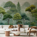 Un salon moderne avec un papier peint représentant une forêt verdoyante aux nuances de vert, créant une ambiance apaisante et naturelle.
