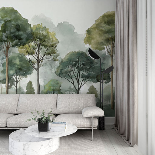 Un salon moderne avec un papier peint représentant des arbres aquarellés dans des nuances de vert, créant une atmosphère apaisante et naturelle.