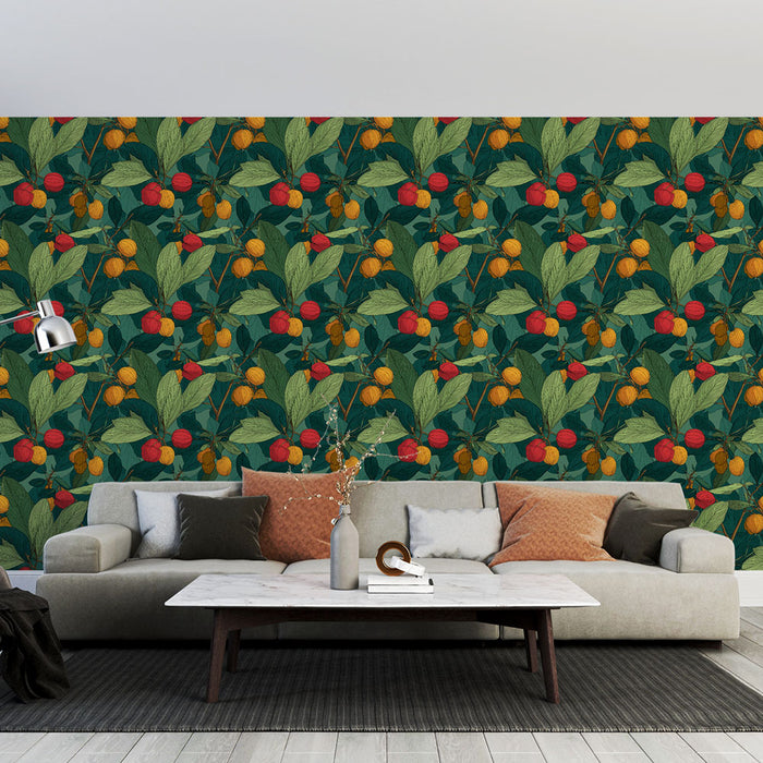 Un salon moderne avec un papier peint floral aux motifs colorés de fruits rouges, jaunes et verts sur fond sombre, créant une atmosphère vivante et chaleureuse.