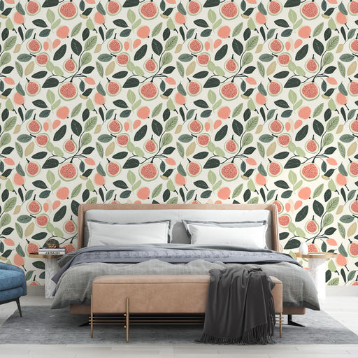 Une chambre moderne avec un papier peint floral aux motifs de fruits et de feuillage dans des teintes douces de rose, vert et noir, créant une atmosphère fraîche et accueillante.