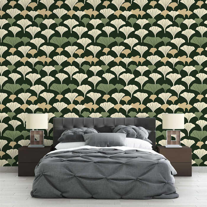 Une chambre moderne avec un papier peint aux motifs de feuilles stylisées dans des teintes vertes et crème sur fond sombre, créant une ambiance élégante et apaisante.