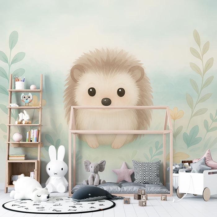 Une chambre d'enfant avec un papier peint illustrant un hérisson adorable sur fond pastel, créant une ambiance douce et ludique.