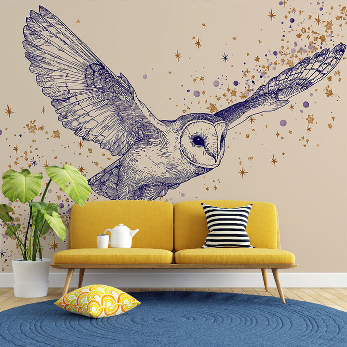 Une pièce moderne avec un papier peint illustrant une chouette en vol, entourée d'étoiles dorées et de taches violettes, créant une atmosphère poétique et rêveuse.
