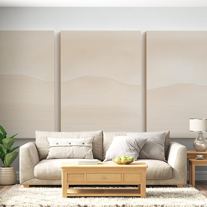 Un salon moderne avec un papier peint aux teintes beiges et aux motifs ondulés subtils, créant une atmosphère apaisante et chaleureuse.