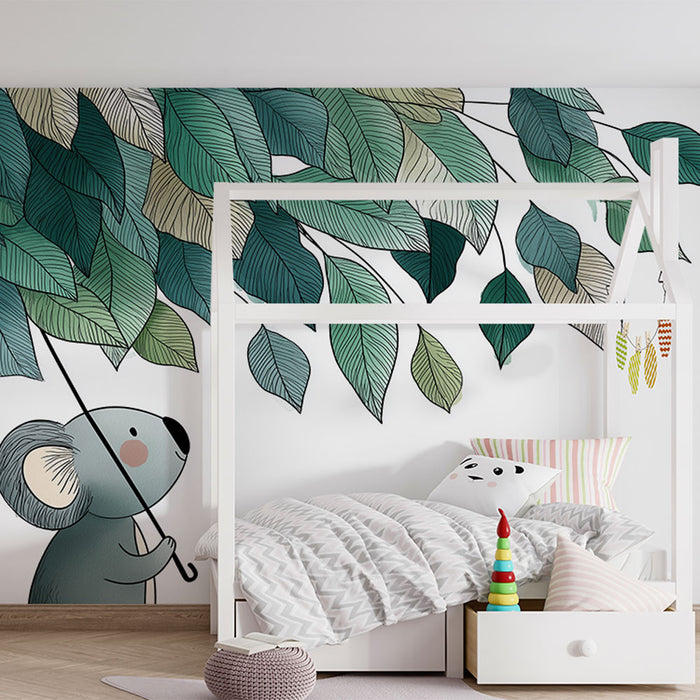 Une chambre d'enfant avec un papier peint illustrant un koala mignon sous de grandes feuilles vertes, créant une ambiance ludique et apaisante.