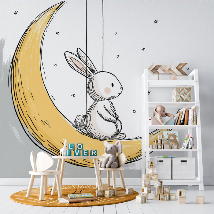 Une chambre d'enfant avec un papier peint illustratif représentant un lapin suspendu à une lune dorée, créant une ambiance douce et rêveuse.