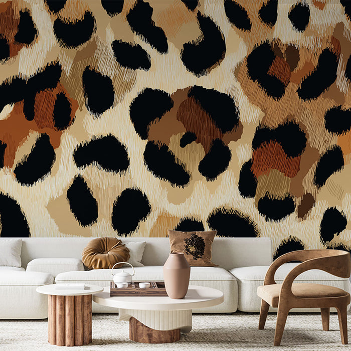 Un salon contemporain avec un papier peint léopard aux motifs audacieux en noir, beige et brun, créant une ambiance dynamique et chaleureuse.