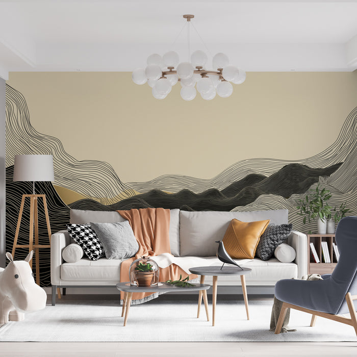 Un salon moderne avec un papier peint aux lignes abstraites noires sur fond beige évoquant des paysages ondulés, créant une atmosphère apaisante et contemporaine.