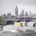 Papier peint noir et blanc avec illustration de la skyline de Londres et Big Ben pour salon moderne