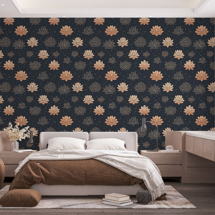 Une chambre moderne avec un papier peint floral représentant des lotus aux teintes beige et doré sur fond bleu nuit, créant une ambiance apaisante et élégante.