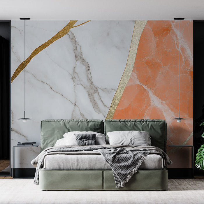 Une chambre moderne avec un papier peint marbré aux teintes blanches, orange et dorées, créant une atmosphère élégante et contemporaine.