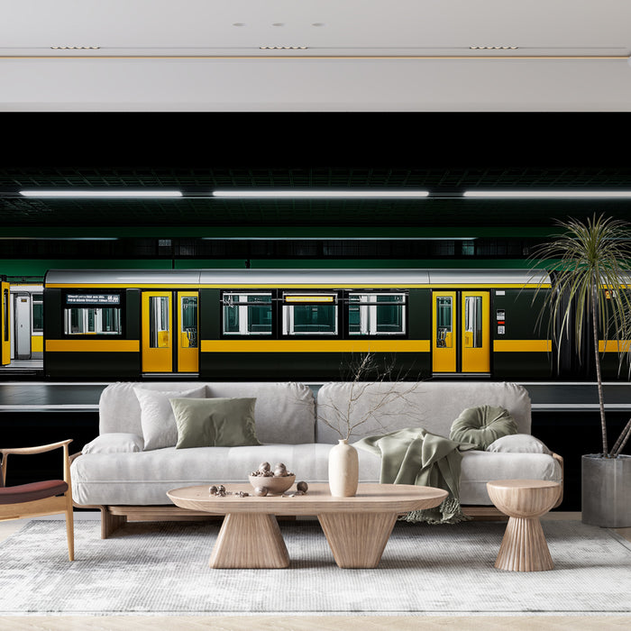 Une pièce moderne avec un papier peint représentant un train stylisé aux teintes vertes et jaunes, créant une ambiance urbaine et dynamique.