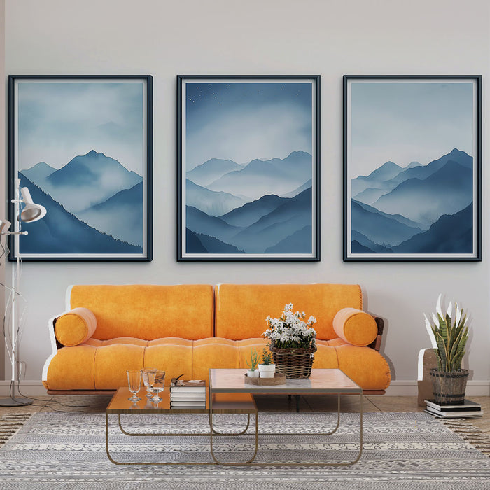 Papier peint montagne | Panorama apaisant de montagnes brumeuses en nuances de bleu