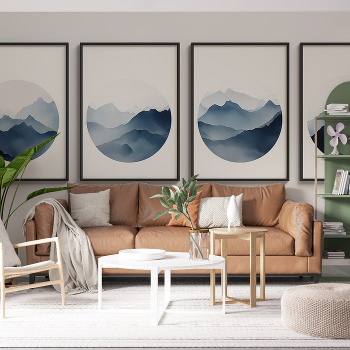 Un salon moderne avec un papier peint aux motifs de montagnes en dégradés de bleu, créant une atmosphère apaisante et naturelle.
