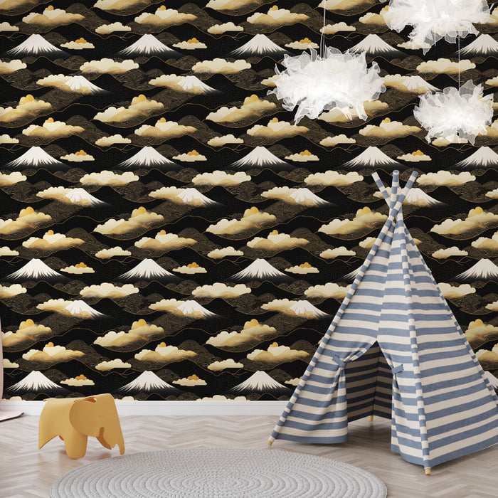 Une chambre d'enfant avec un papier peint inspiré des montagnes japonaises, aux motifs dorés et noirs, créant une atmosphère élégante et apaisante.