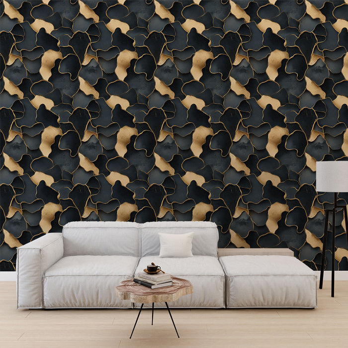 Un salon moderne avec un papier peint texturé noir et doré aux motifs abstraits évoquant une ambiance élégante et sophistiquée.