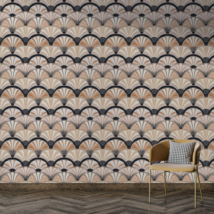 Une pièce moderne avec un papier peint art déco aux motifs de éventails dans des teintes rose, beige et noir, créant une ambiance élégante et sophistiquée.