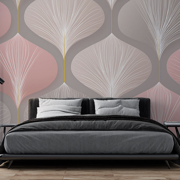 Une chambre moderne avec un papier peint aux motifs stylisés de feuilles rose et beige sur fond gris, dégageant une atmosphère douce et apaisante.