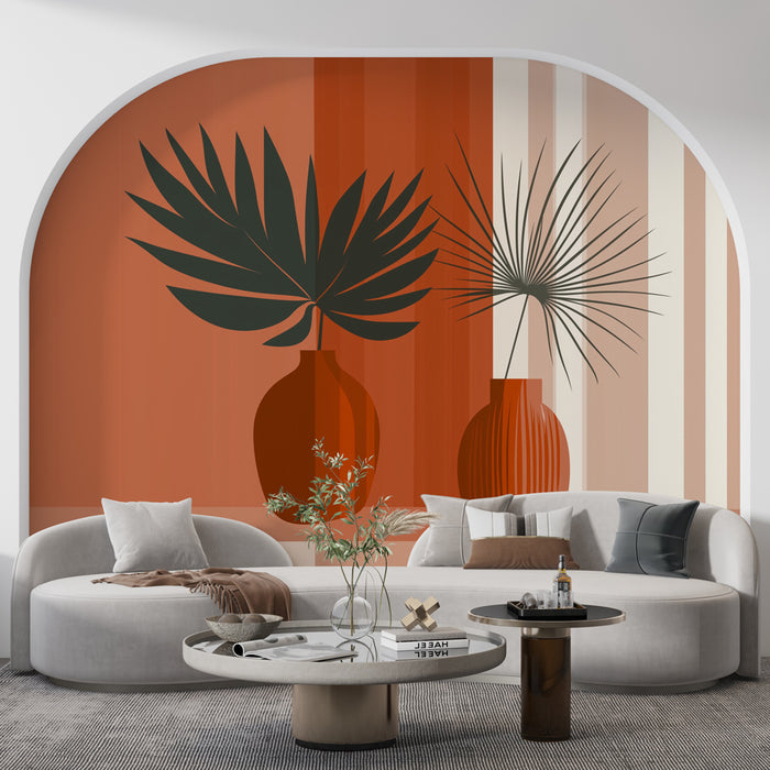 Un salon moderne avec un papier peint graphique aux teintes terracotta et beige, mettant en valeur des vases stylisés et des feuilles tropicales, créant une ambiance chaleureuse et contemporaine.