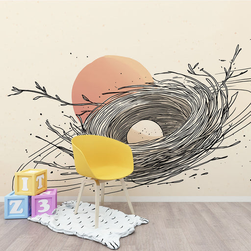 Une chambre enfantine avec un papier peint illustrant un nid stylisé en noir sur fond beige, créant une ambiance douce et chaleureuse.