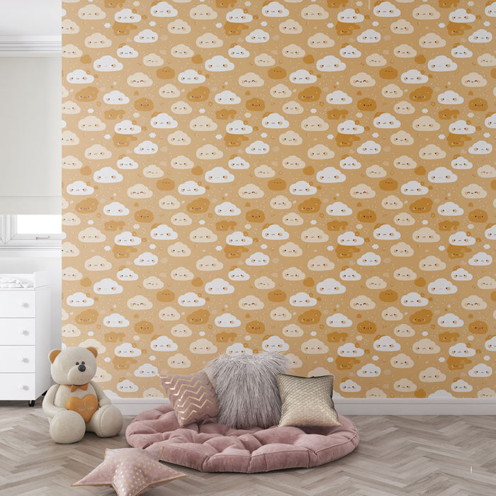 Une chambre d'enfant avec un papier peint ludique représentant des nuages souriants dans des teintes douces de beige et blanc, créant une atmosphère joyeuse et chaleureuse.