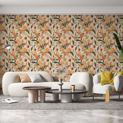 Un salon lumineux avec un papier peint tropical aux motifs de perroquets colorés et de feuilles, créant une ambiance chaleureuse et exotique.