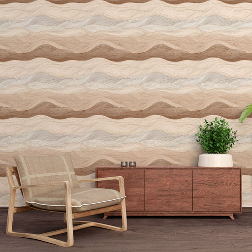 Une pièce moderne avec un papier peint aux motifs ondulés dans des teintes beige, taupe et crème, créant une atmosphère chaleureuse et apaisante.