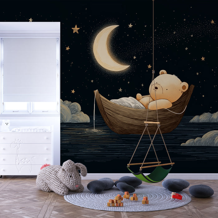 Une chambre d'enfant avec un papier peint illustrant un ours dans un bateau sous un ciel étoilé, créant une ambiance douce et rêveuse.