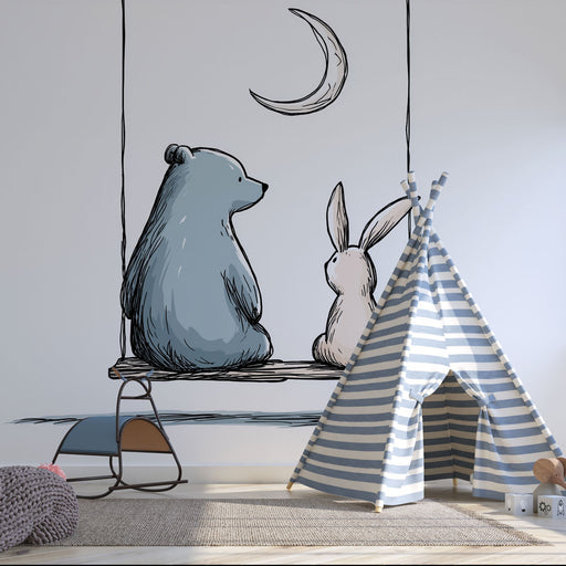 Une chambre d'enfant avec un papier peint illustrant un ours et un lapin contemplant la lune, créant une atmosphère douce et rêveuse.