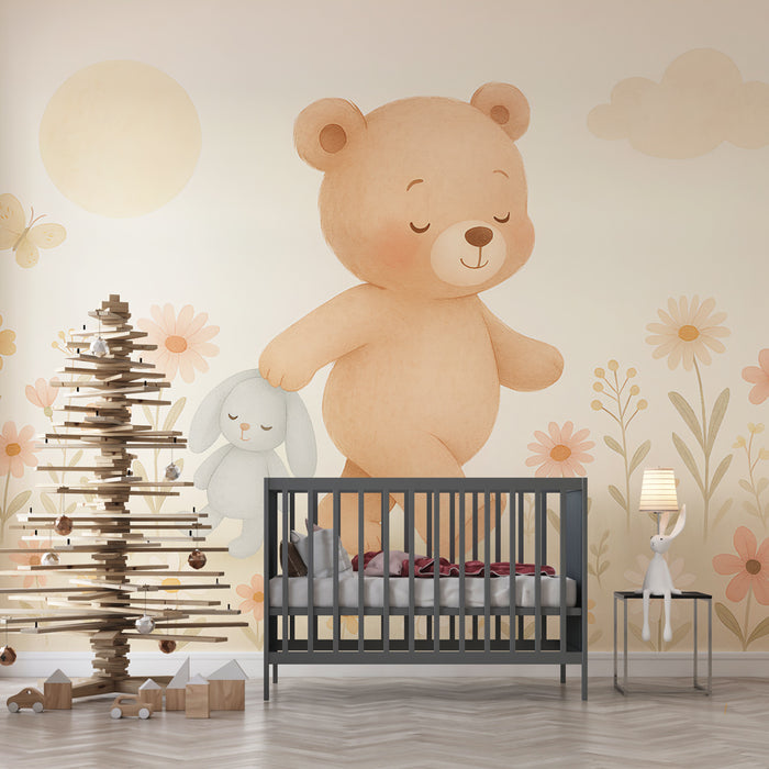 Une chambre d'enfant avec un papier peint illustré représentant un ours et un lapin sur fond pastel, créant une atmosphère douce et accueillante.