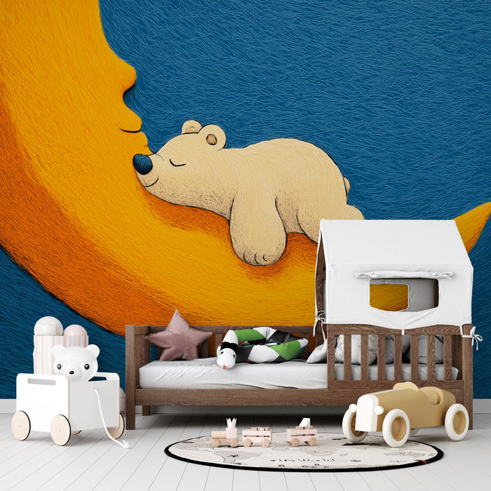 Une chambre d'enfant avec un papier peint illustrant un ours polaire endormi sur une lune orange, créant une atmosphère douce et ludique.