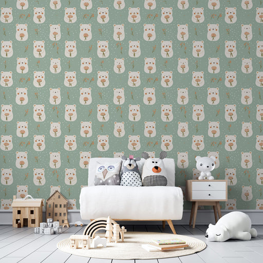Une chambre d'enfant avec un papier peint ludique représentant des ours blancs sur fond vert, créant une ambiance douce et chaleureuse.