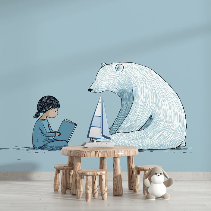 Une chambre d'enfant avec un papier peint illustratif représentant une petite fille lisant à côté d'un ours polaire sur fond bleu apaisant.