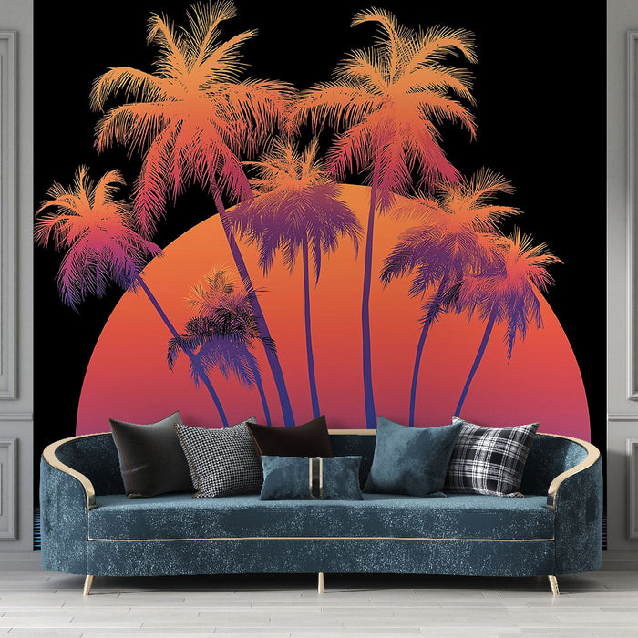 Un salon contemporain avec un papier peint tropical représentant des palmiers en dégradé de rose et orange sur fond noir, créant une ambiance chaleureuse et estivale.