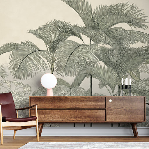 Une pièce moderne avec un papier peint tropical représentant des palmiers délicatement dessinés dans des teintes vertes sur fond beige, créant une ambiance apaisante et naturelle.