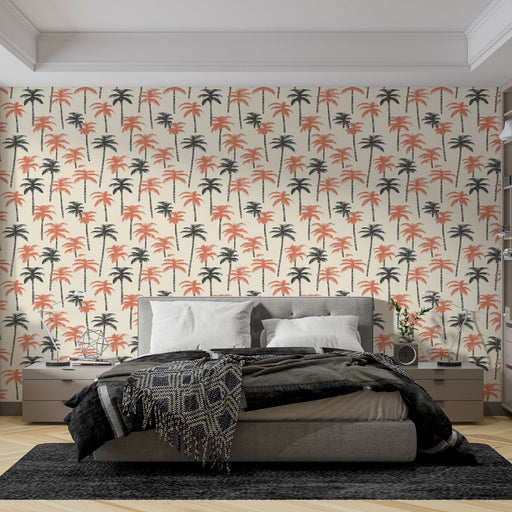 Une chambre moderne avec un papier peint tropical représentant des palmiers aux teintes corail et noir sur fond crème, créant une ambiance estivale et relaxante.
