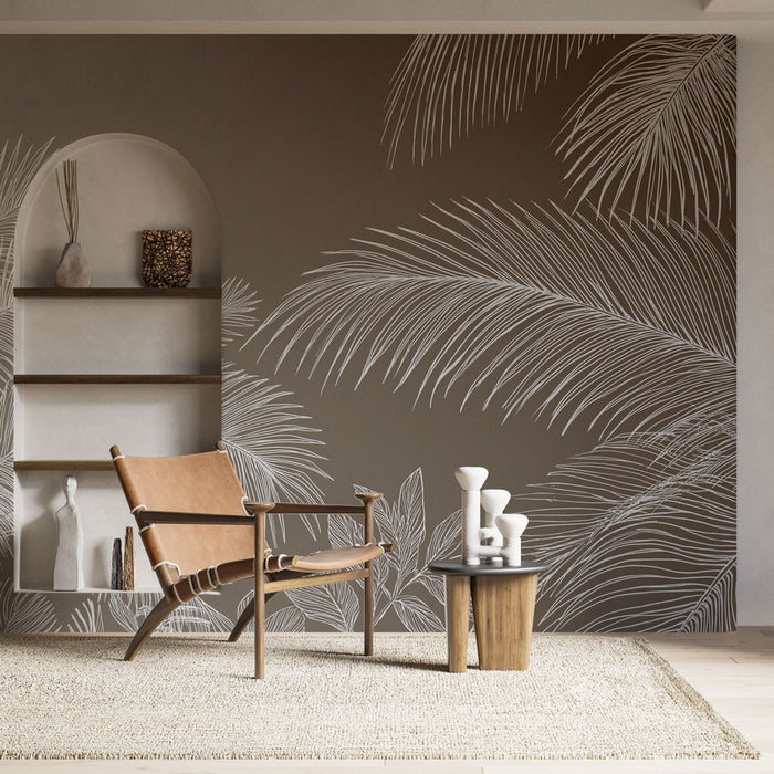 Un salon contemporain avec un papier peint représentant de grandes feuilles de palmier blanches sur fond brun, créant une ambiance chaleureuse et naturelle.