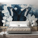 Papier peint élégant avec papillon noir et blanc sur fond de fleurs blanches pour chambre moderne