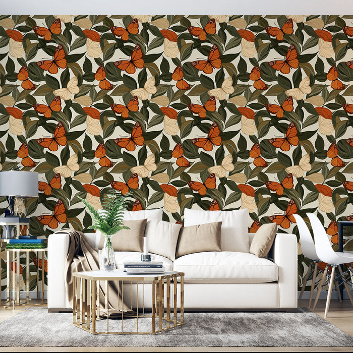 Un salon moderne avec un papier peint floral aux motifs de papillons orange et de feuilles vertes, créant une ambiance chaleureuse et vivante.